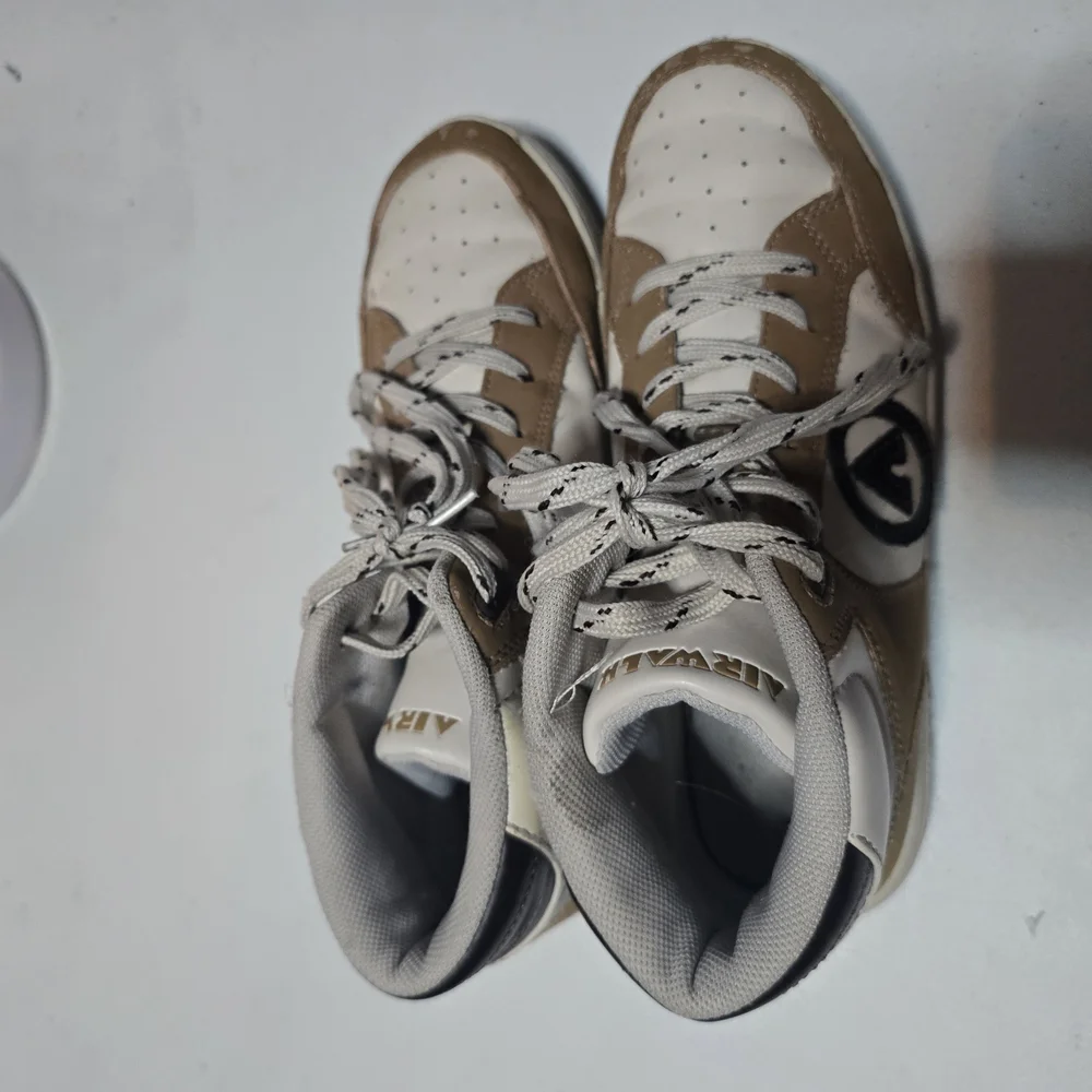 Airwalk stylish high